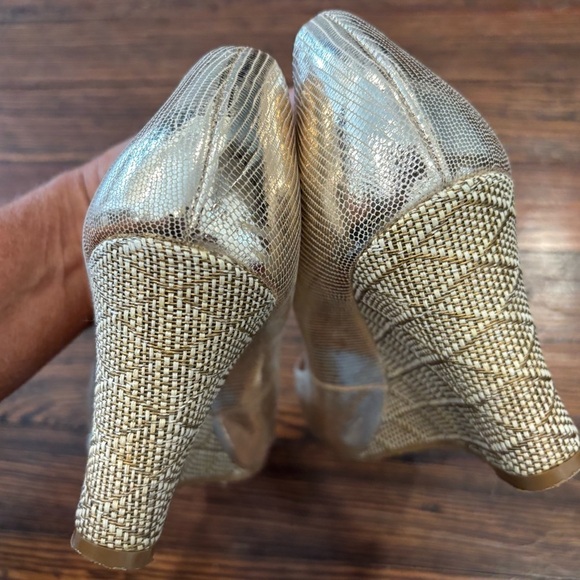 Lilly Pulitzer Resort Chic Peep Toe Gold Cork Wedge Heel Sz 6.5 - Picture 8 of 8